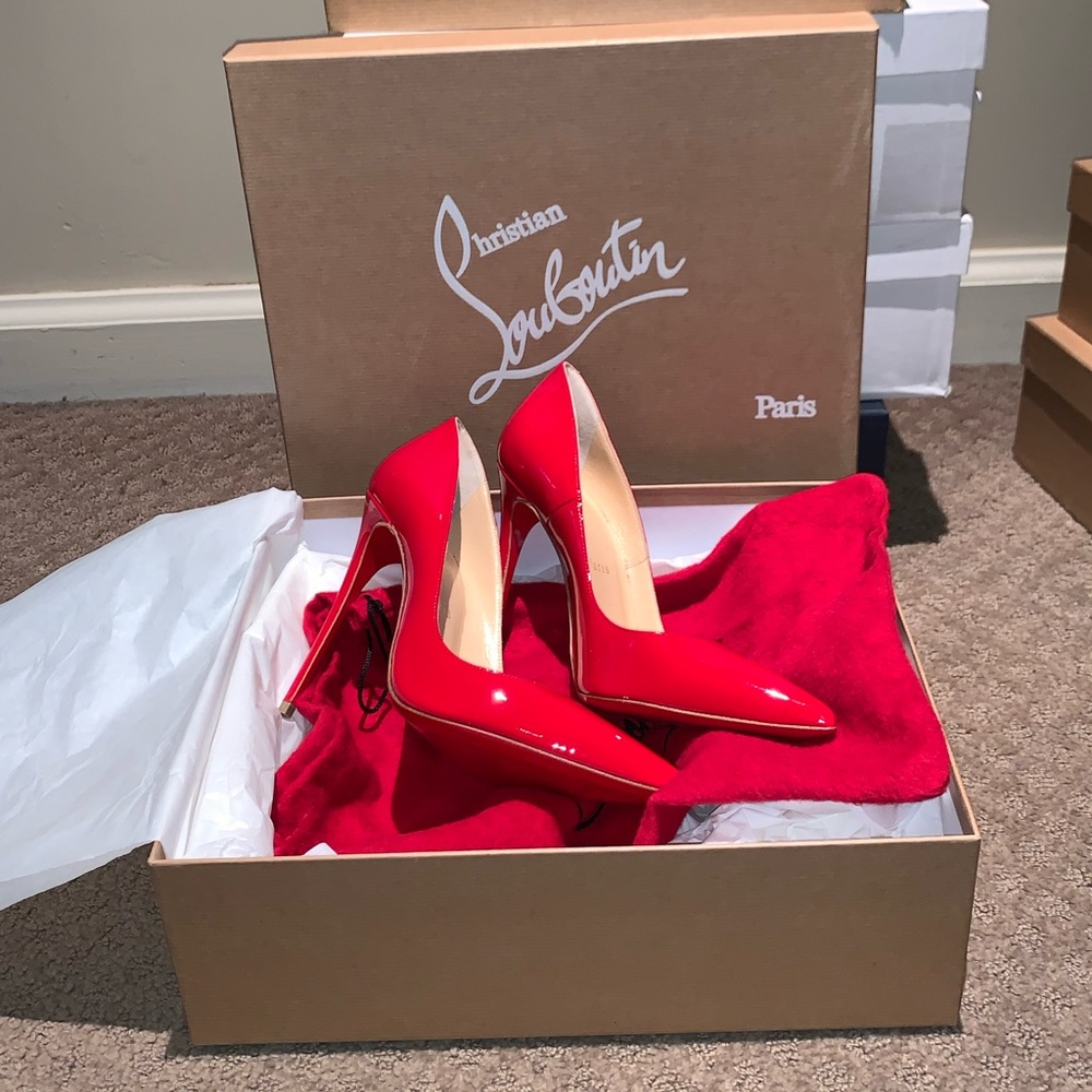 Classic Red Loubs!